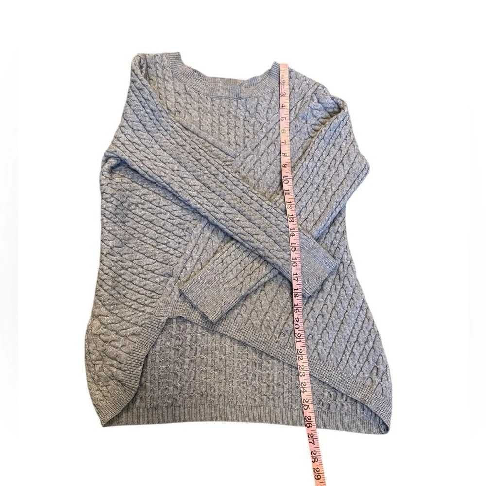 Grey Evolution by Cyrus Aneesa asymmetrical hem sweater.  Women’s size Medium - Picture 8 of 13